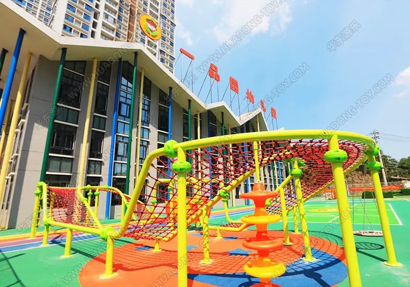 Huangshi City Hubei Province Yipinyuan Kindergarten crawling net universal fitness equipment case